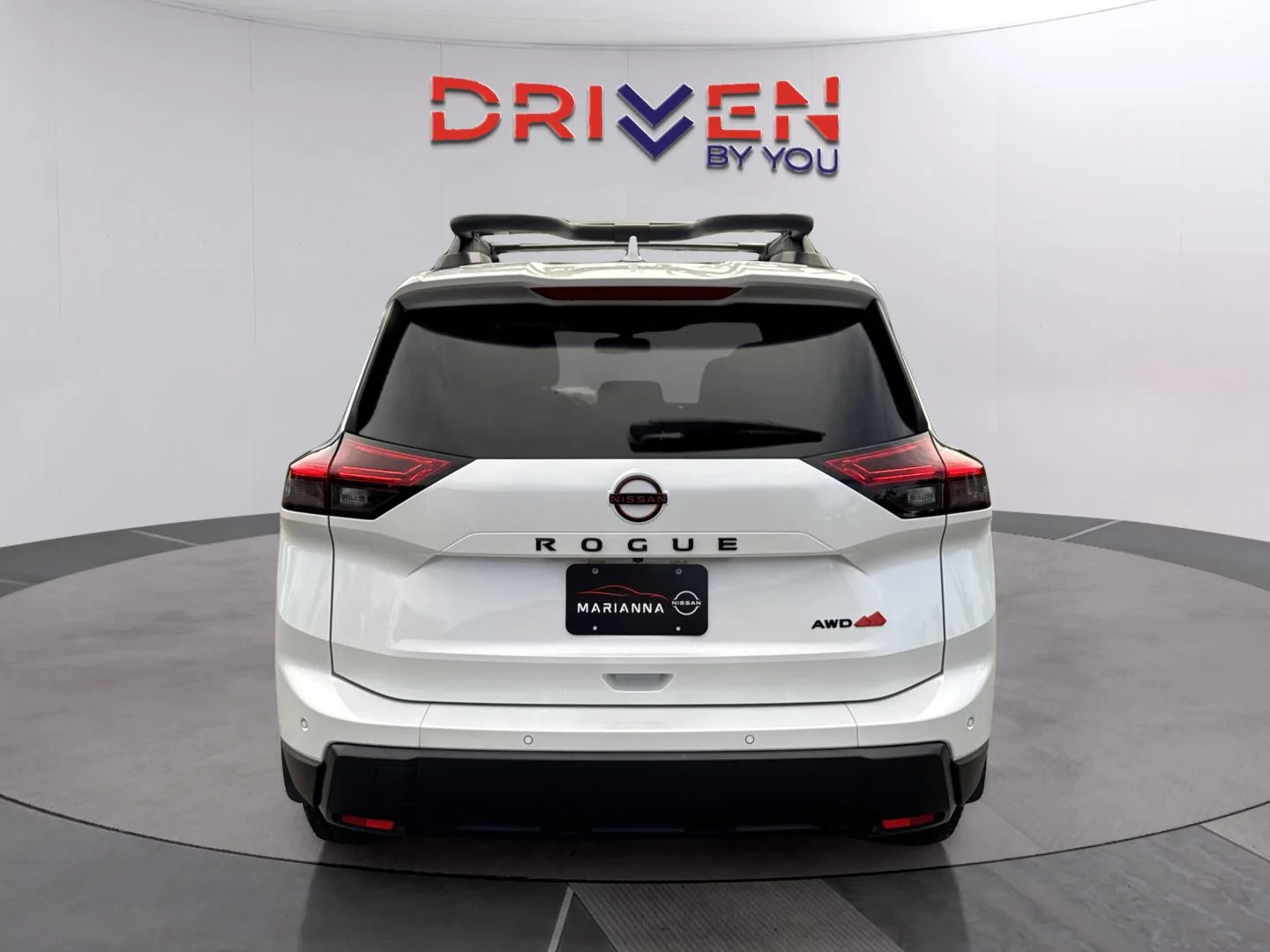 Used 2025 Everest White Pearl Nissan Rock Creek image 4