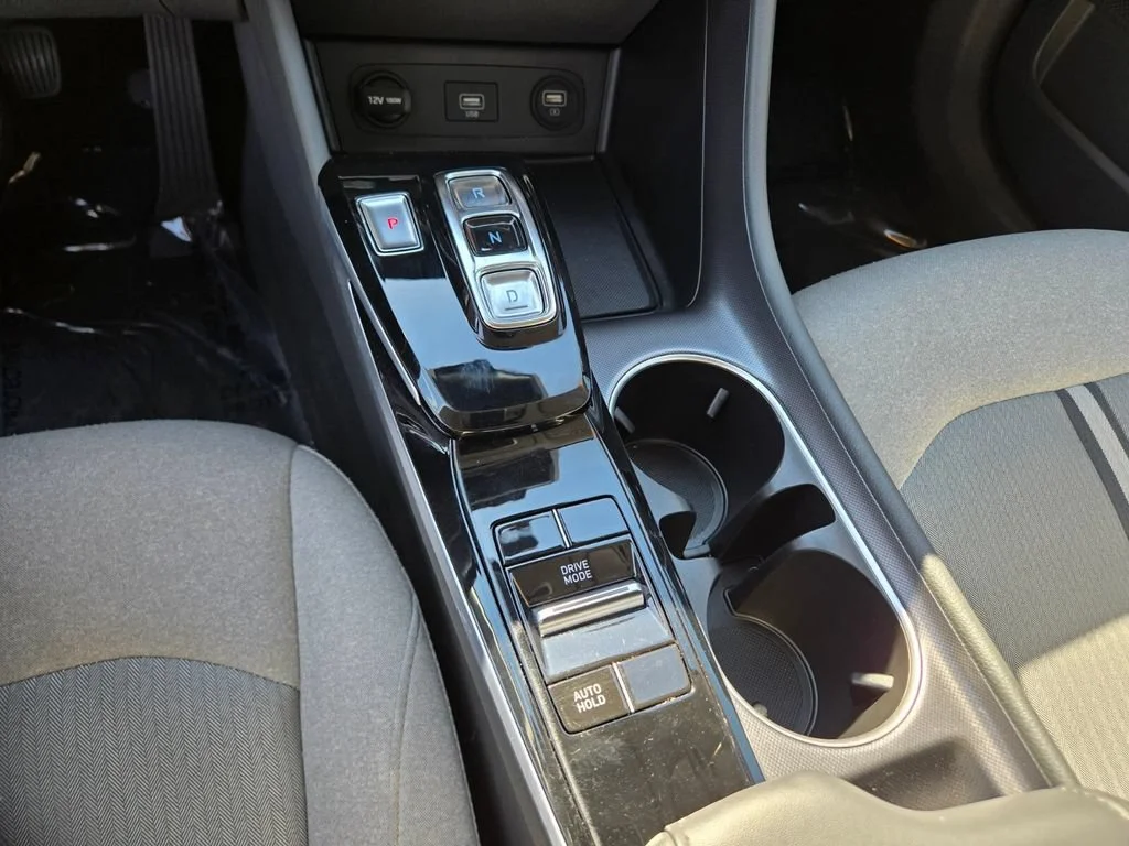 Used 2021 Quartz White Hyundai SEL image 22