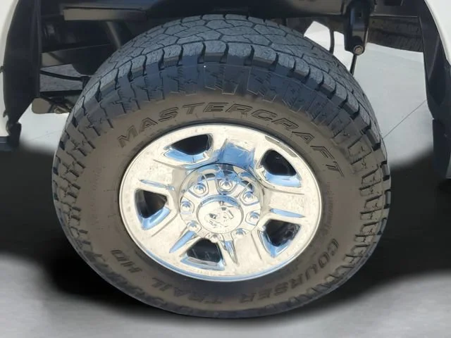 Used 2022 White Ram Big Horn image 9