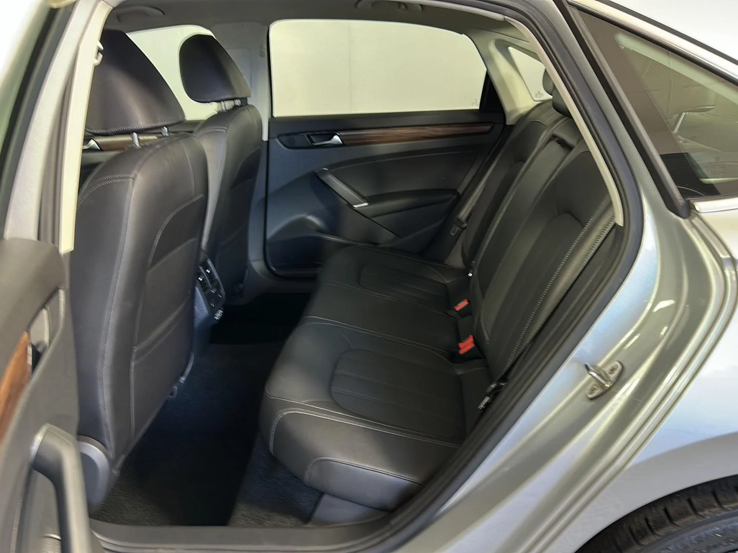 Used 2020 Platinum Gray Metallic Volkswagen 2.0T SEL image 20