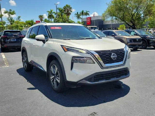 Certified Used 2023 White Nissan SL image 3