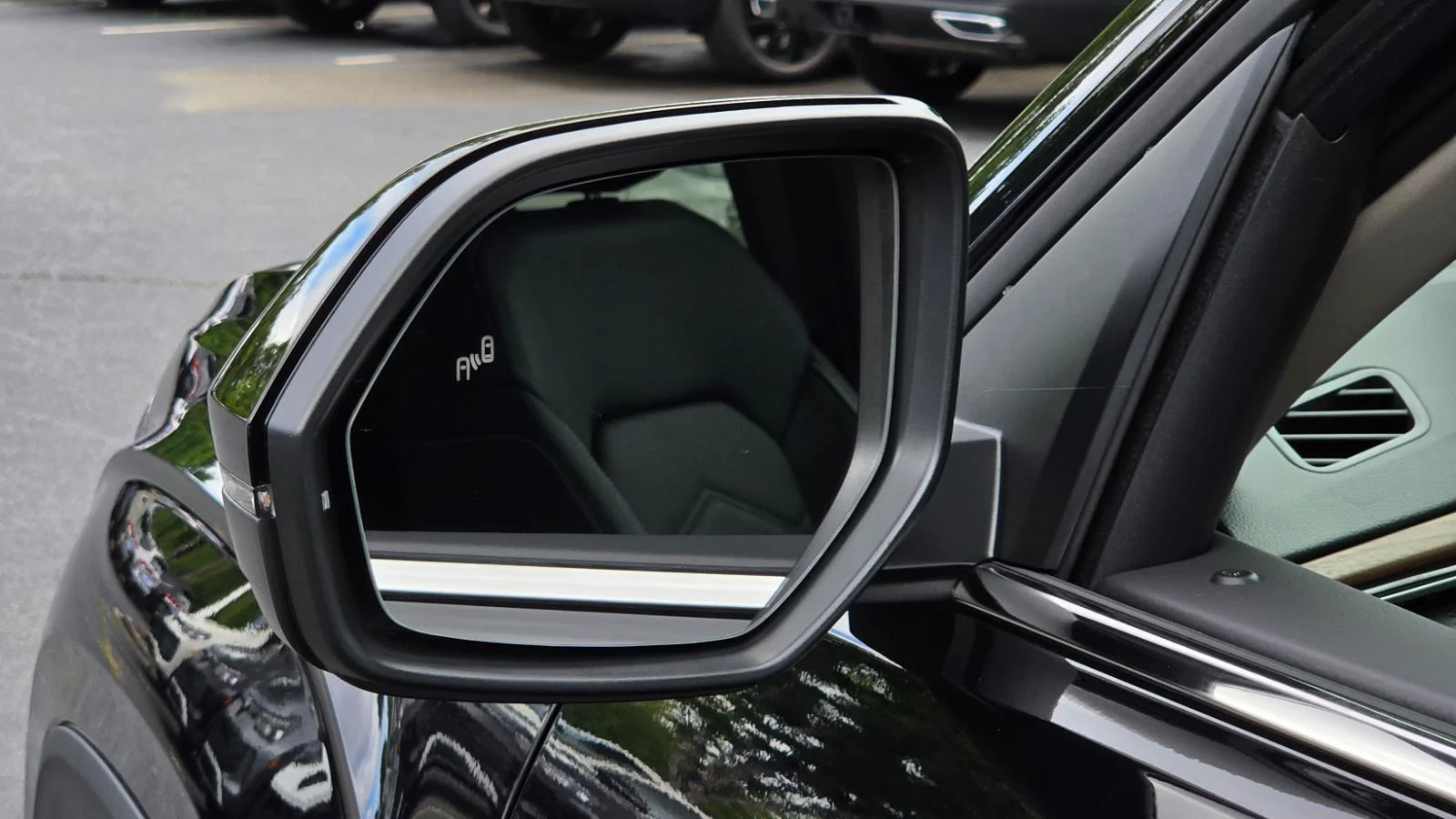 New 2026 Deep Black Pearl Volkswagen 2.0T SE image 14