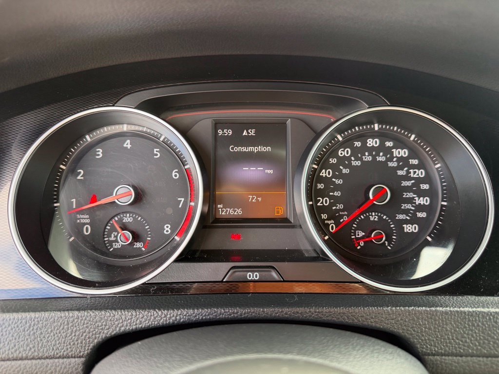 Used 2015  Volkswagen 2.0T S image 21