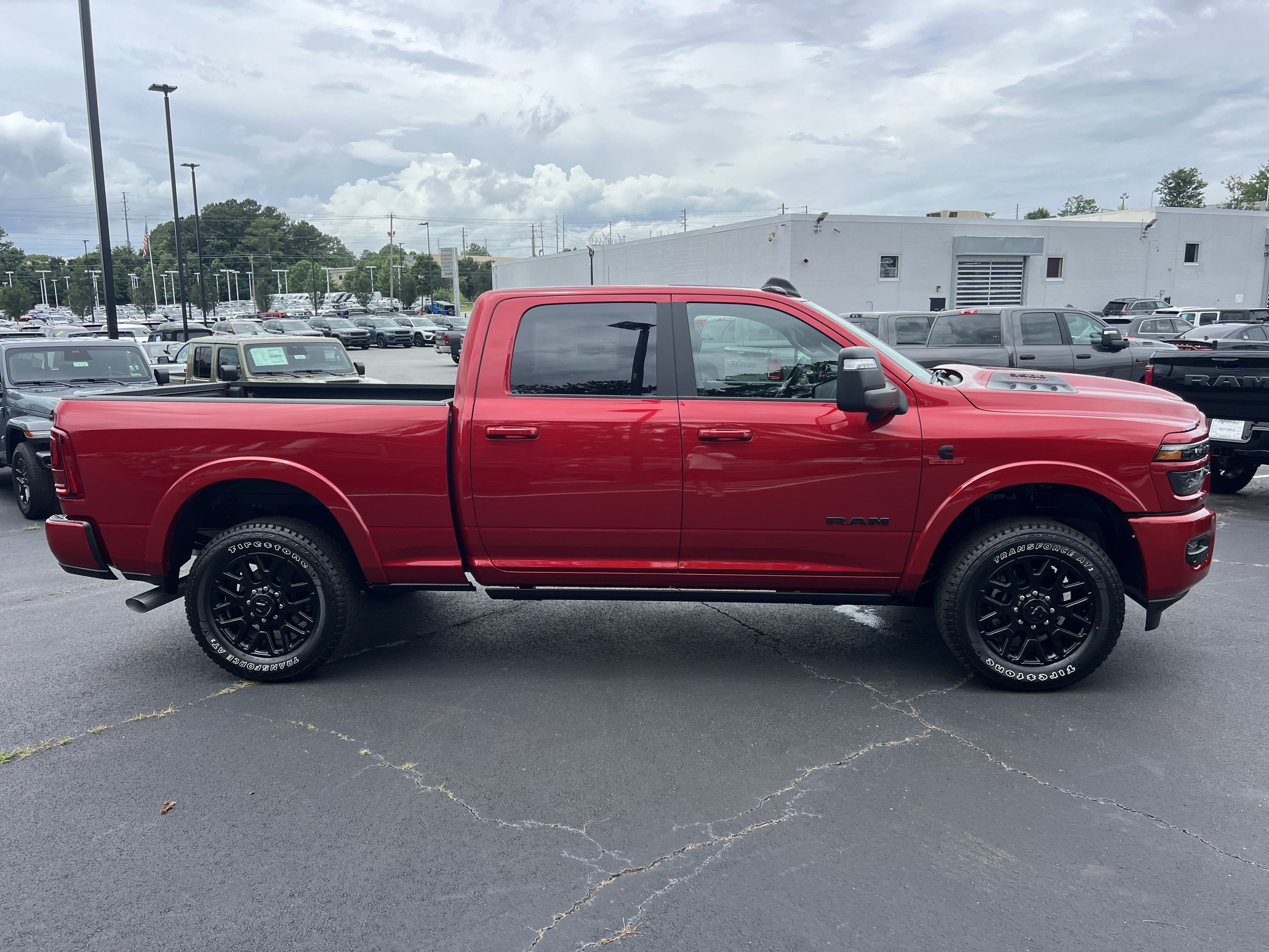 New 2026 Molten Red Pearlcoat Ram Limited image 9