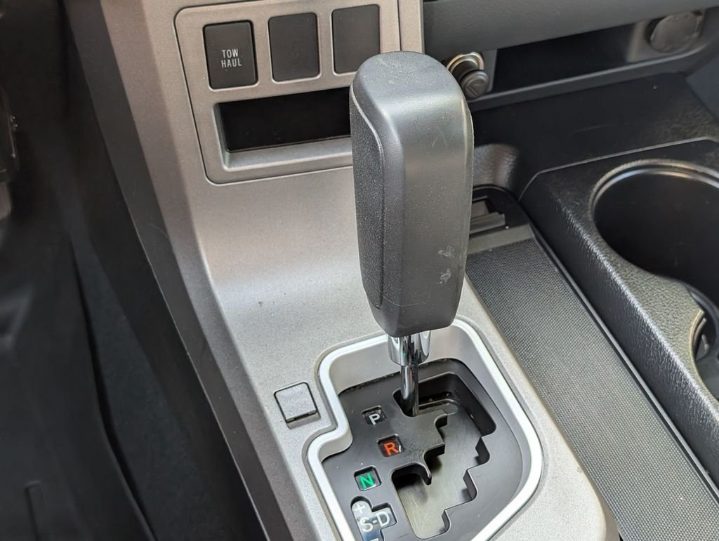 Used 2010  Toyota Grade image 22