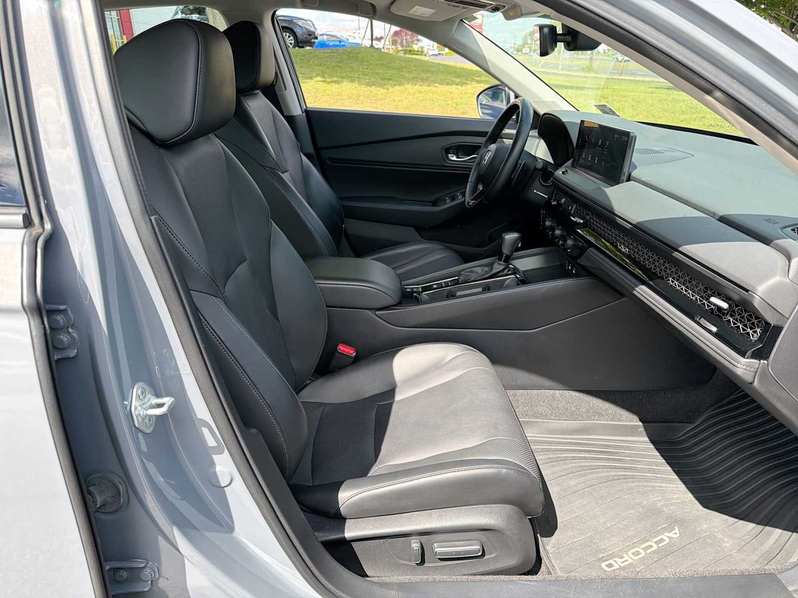 2023 Honda Accord Hybrid EX-L - Photo 15
