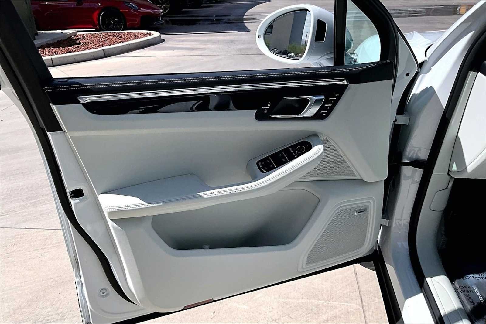Used 2025 Carrara White Metallic Porsche  image 19