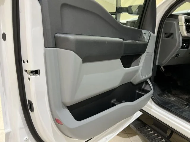 New 2026 Oxford White Ford F-350® XL image 19