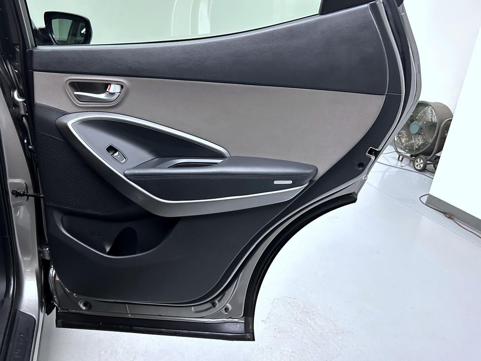 Used 2018 Gray Hyundai 2.4 Base image 17