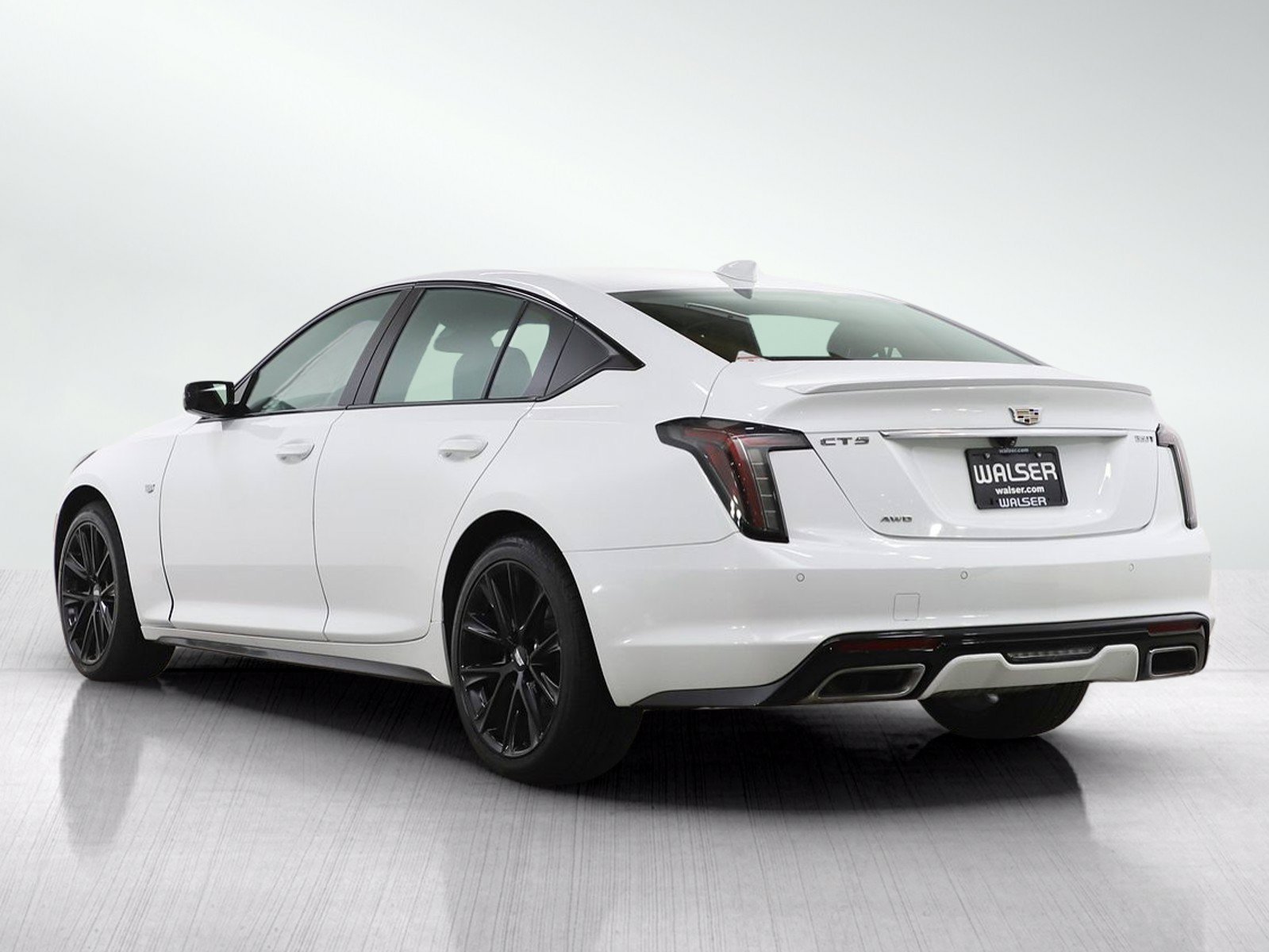 Used 2021 White Cadillac Sport image 3