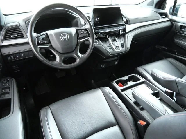 Used 2025  Honda Sport-L image 4