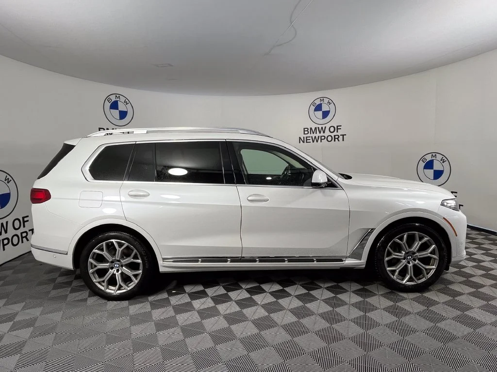 Used 2021 White BMW xDrive40i image 5