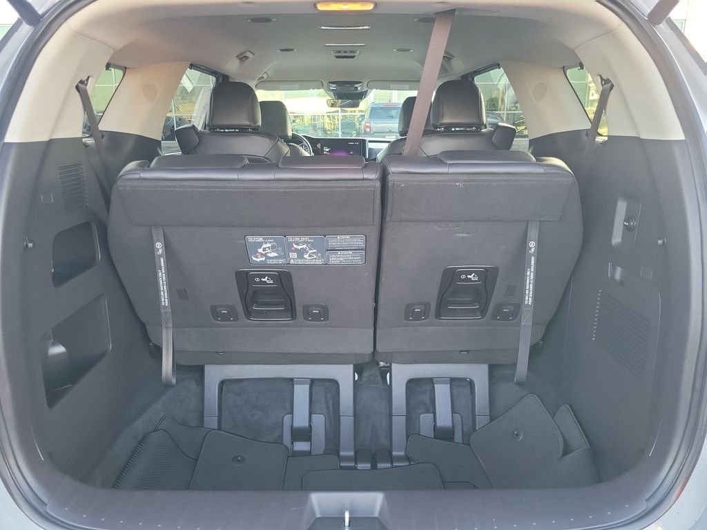 Certified Used 2024 Ceramic Silver Kia EX image 7