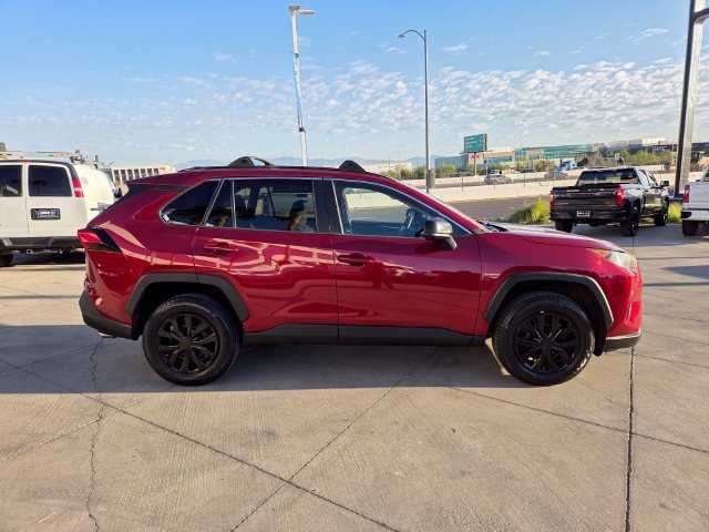 2019 Toyota RAV4 LE - Photo 7
