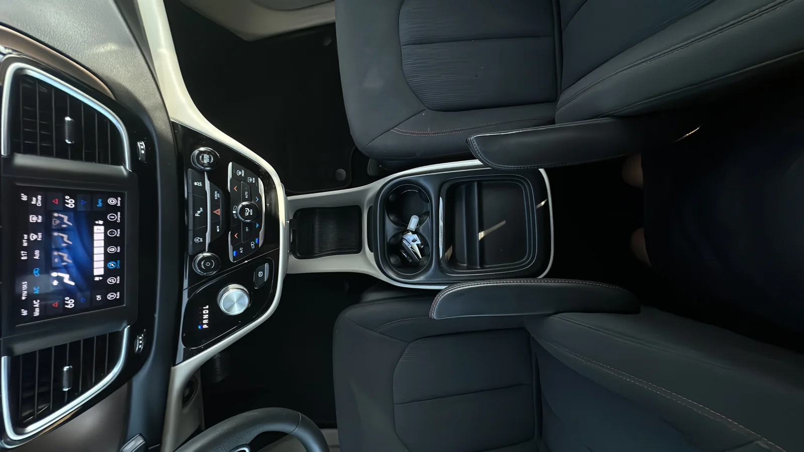 Used 2018 White Chrysler Touring Plus image 13