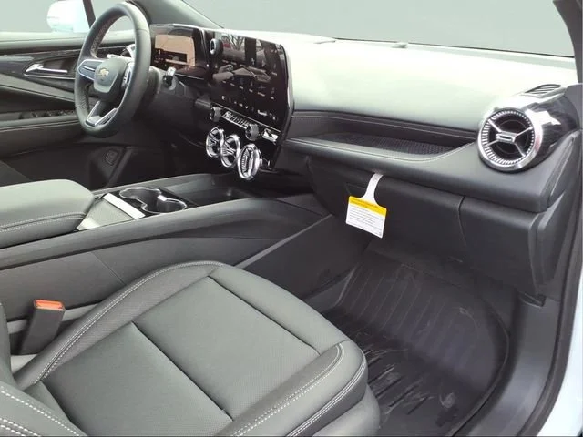 New 2026 Summit White Chevrolet LT image 20