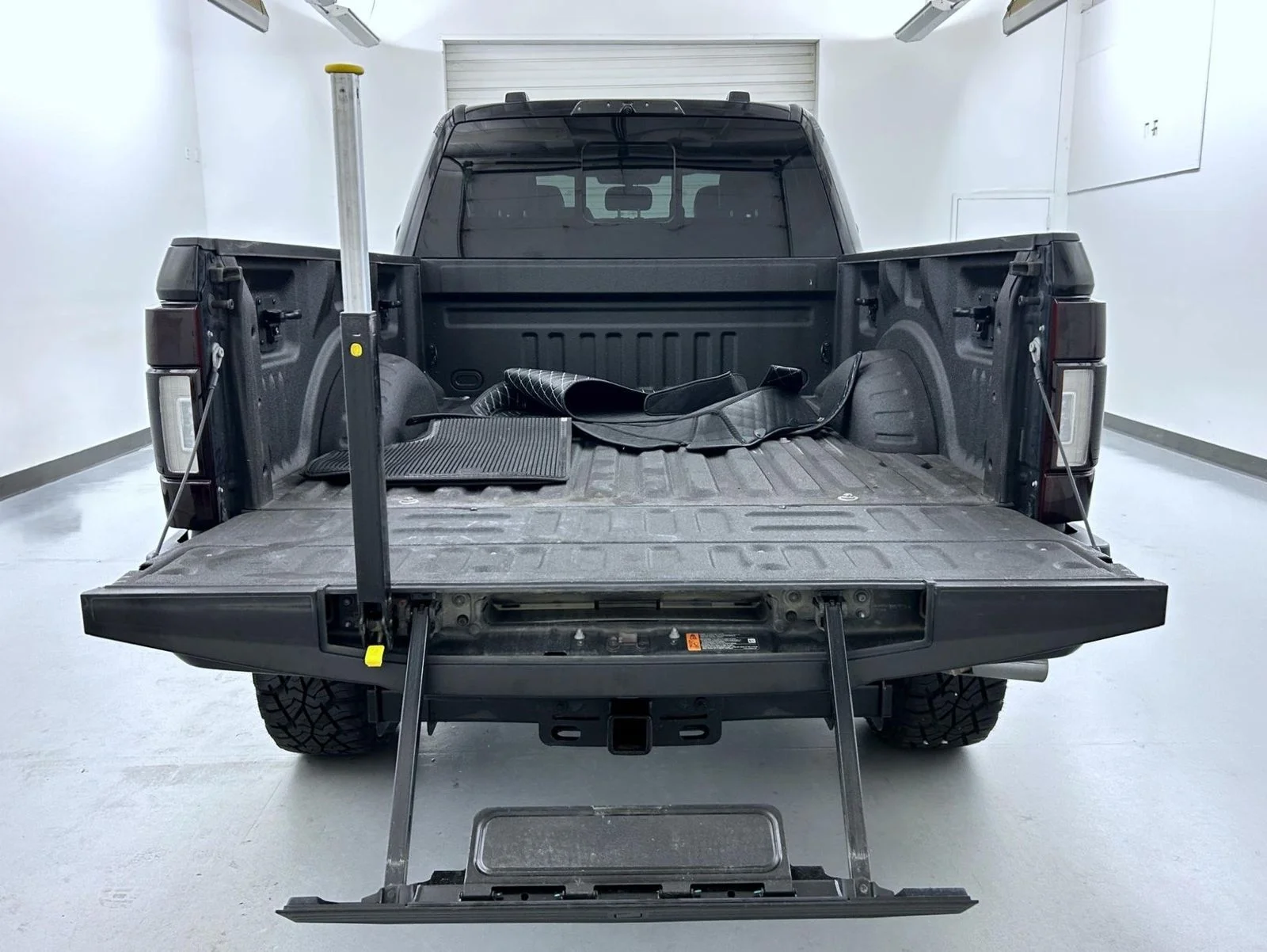 Used 2021 Black Ford Platinum image 23