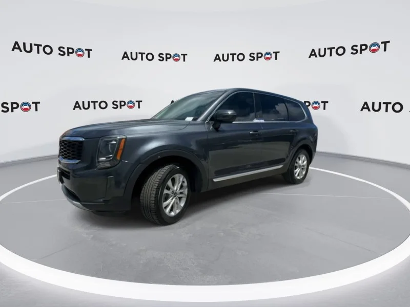 Used 2022 Gravity Grey Kia LX image 4