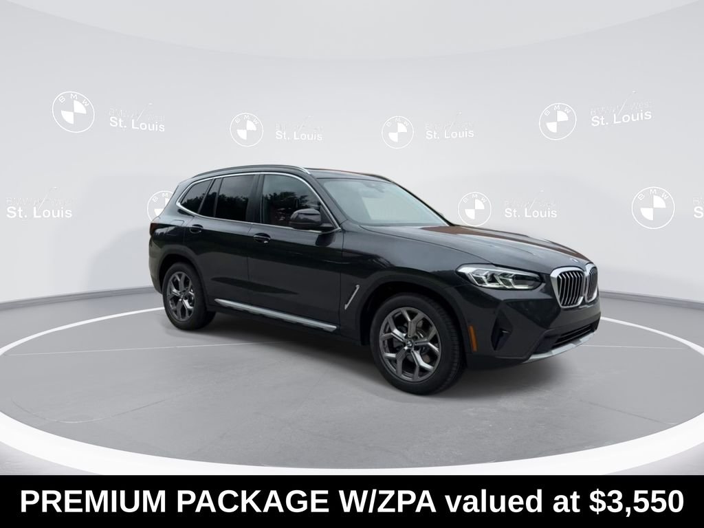 Used 2024 Gray BMW xDrive30i image 2