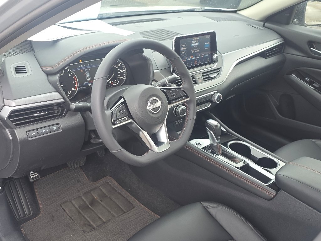Used 2024 Brilliant Silver Metallic Nissan 2.5 SR image 30