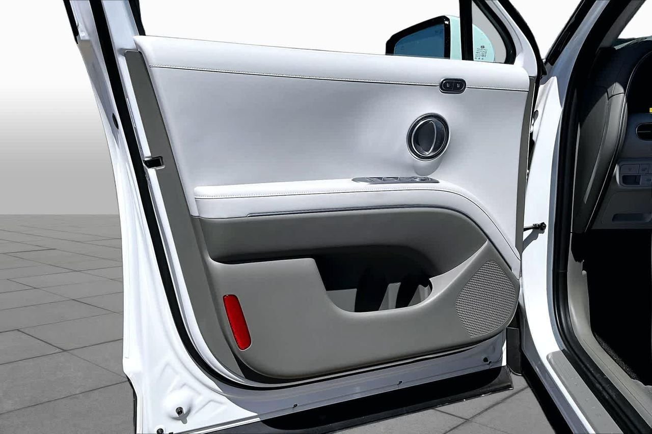 New 2026 Creamy White Pearl Hyundai Blue SEL Premium 7P image 10