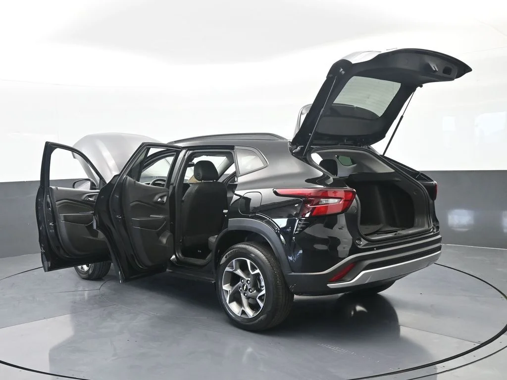 Used 2025 Mosaic Black Metallic Chevrolet LT image 71