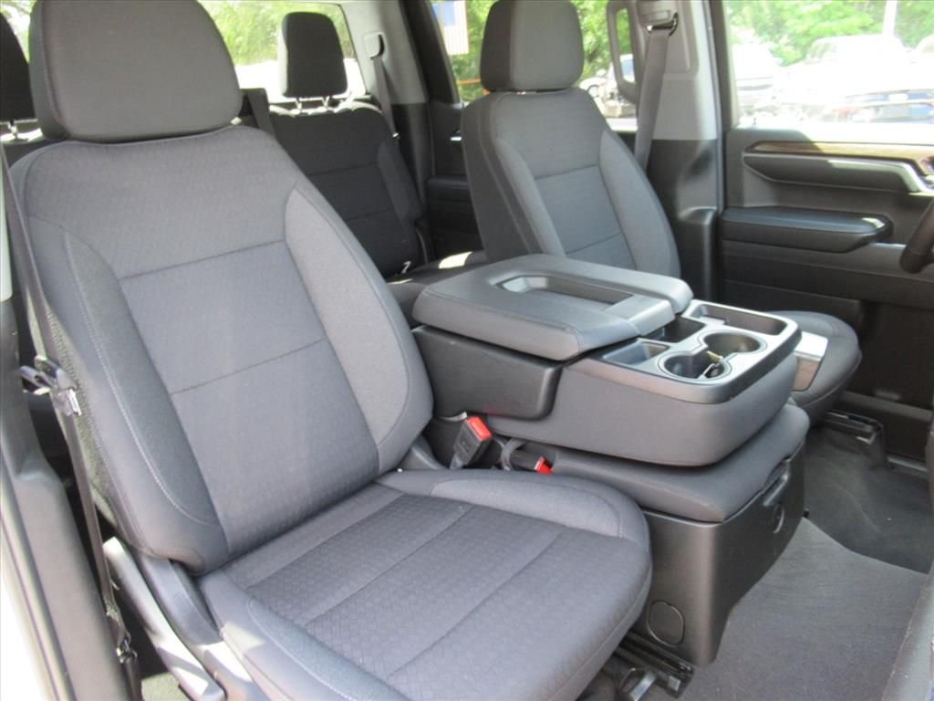 Used 2024 White Chevrolet LT image 9