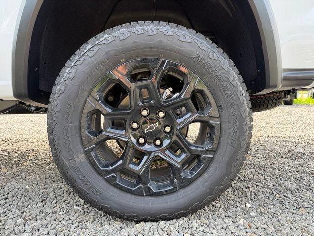 New 2026 Summit White Chevrolet Trail Boss image 5