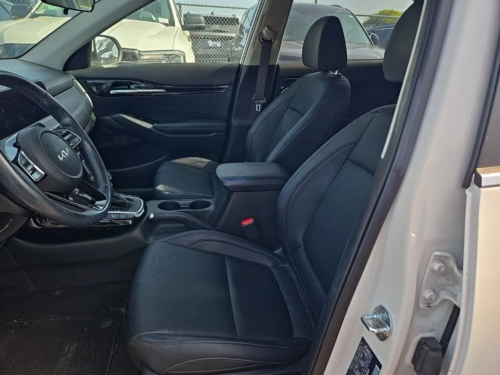 Used 2024 White Kia EX image 12