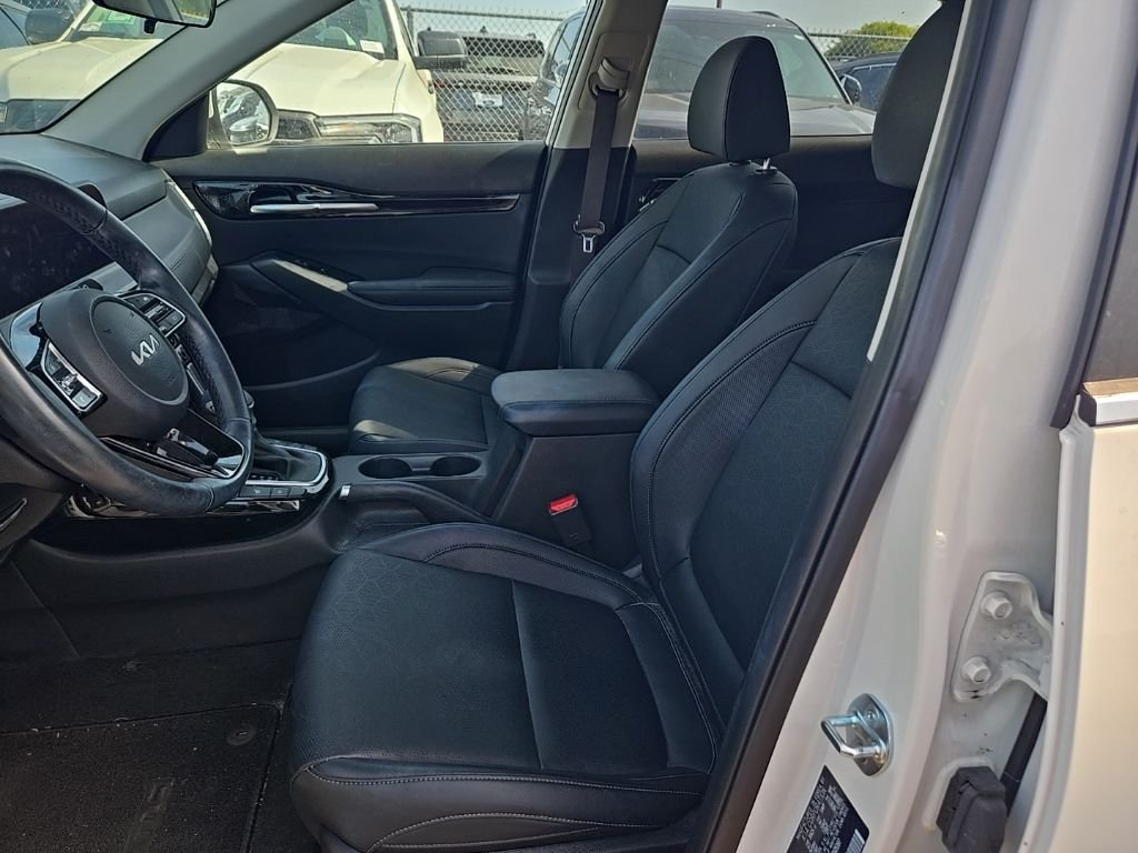 Used 2024 White Kia EX image 12