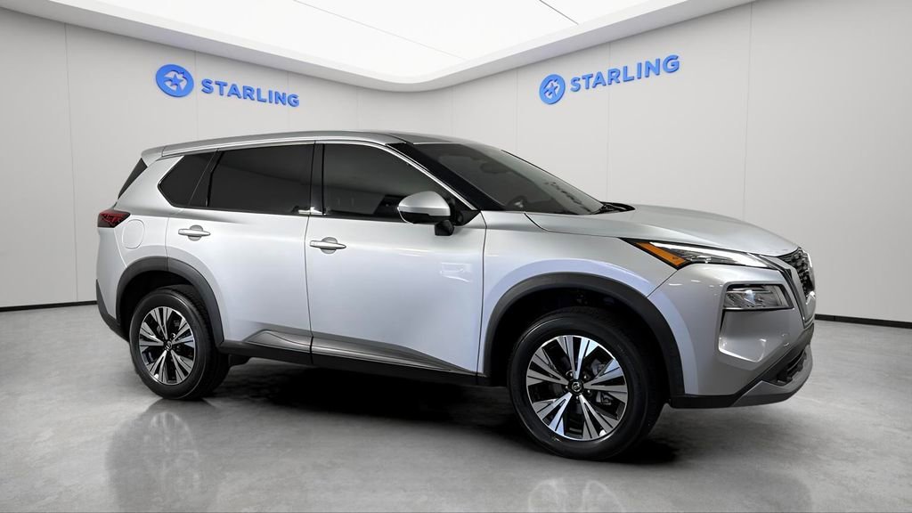 Used 2021 Silver Nissan SV FWD image 12