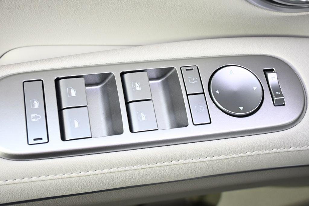 New 2026 White Pearl Hyundai SEL AWD image 24