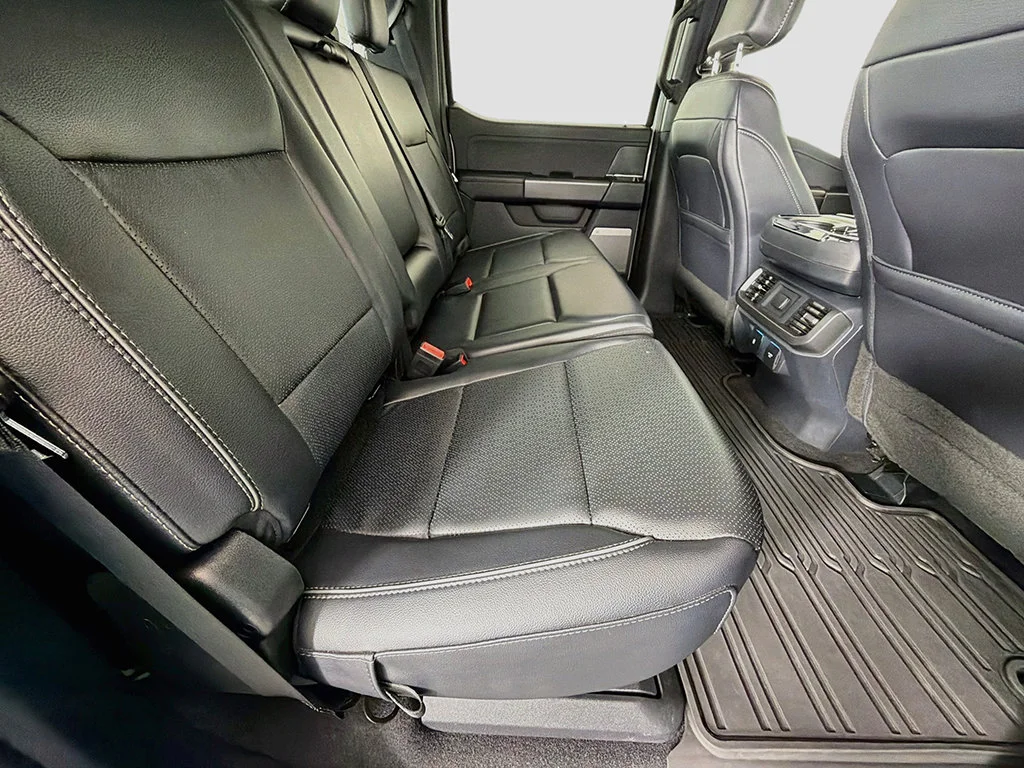 Used 2025 Space White Metallic Ford Lariat image 28