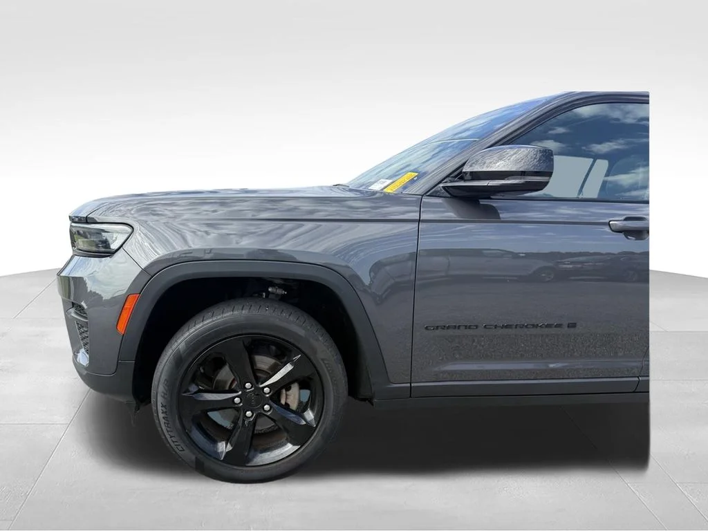 Used 2023 Gray Jeep Altitude X image 22