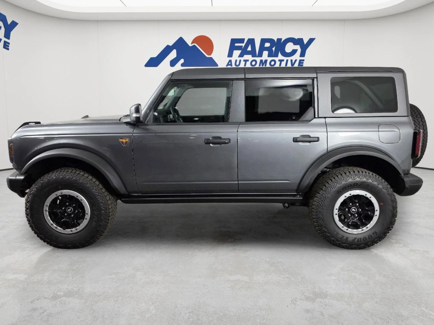 Used 2025 Carbonized Gray Metallic Ford Badlands image 2