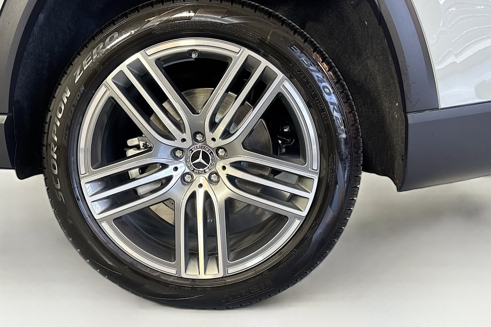 New 2026 MANUFAKTUR Alpine Grey Mercedes-Benz GLS 450 image 29
