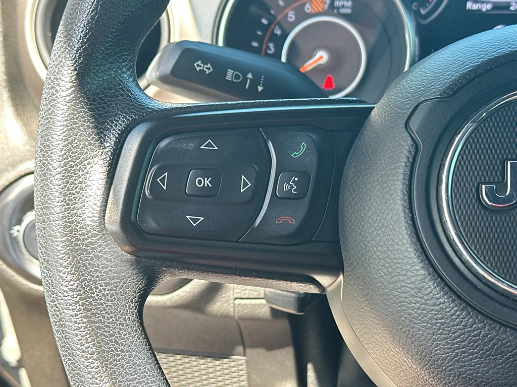 Used 2018 Sting-Gray Clearcoat Jeep Sport image 13
