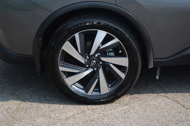 Used 2024 Gray Nissan SL image 28
