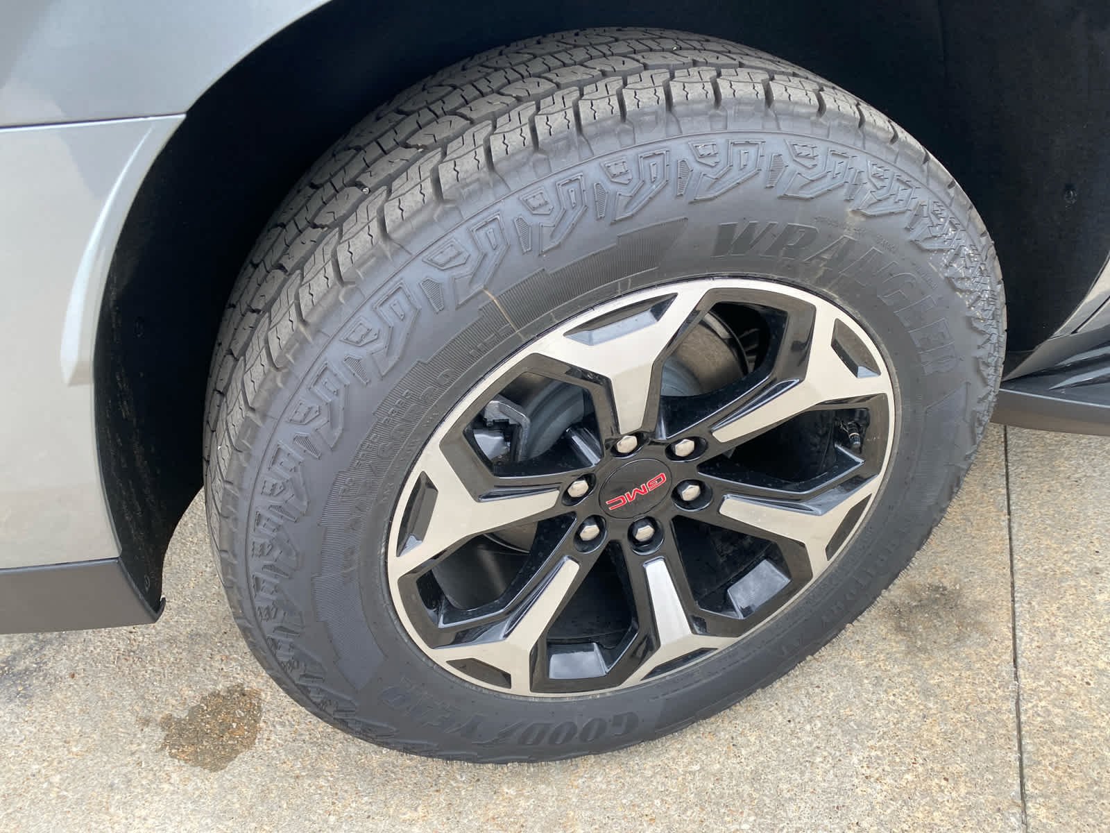 2026 GMC Yukon AT4 - Photo 31
