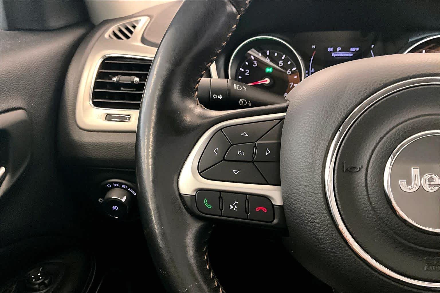 Used 2020 White Clearcoat Jeep Latitude image 20