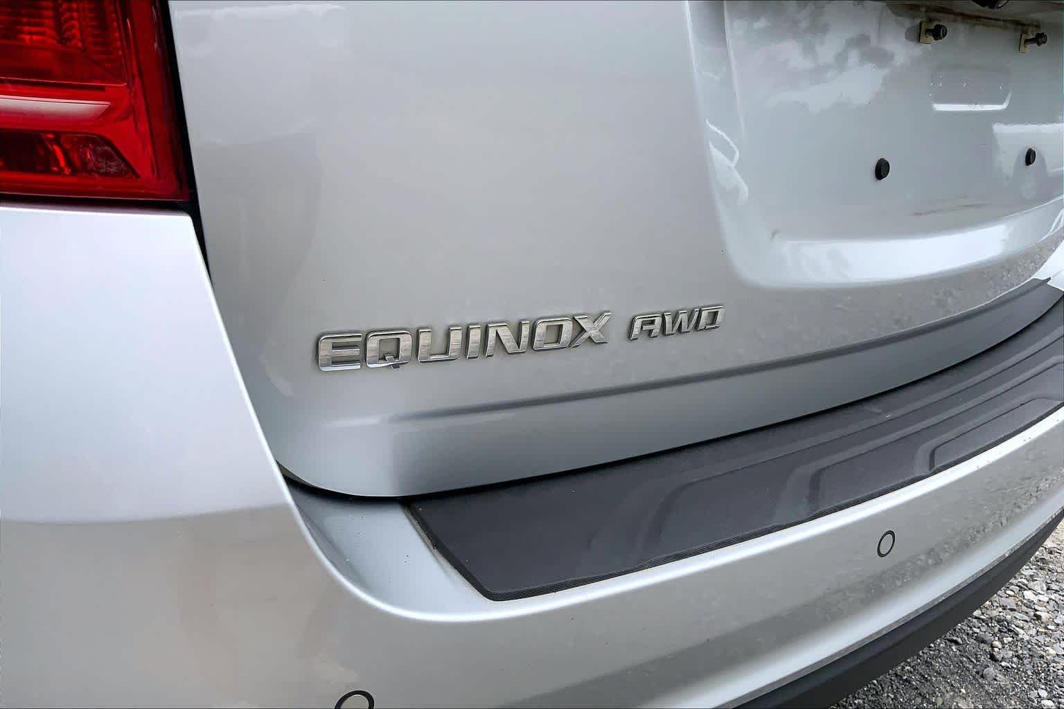 Used 2017 Silver Ice Metallic Chevrolet LT image 9