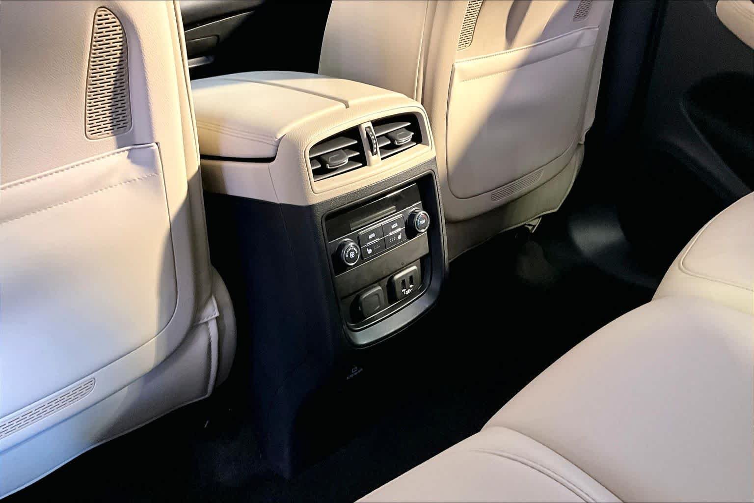 Used 2019 Summit White Buick Premium II image 35