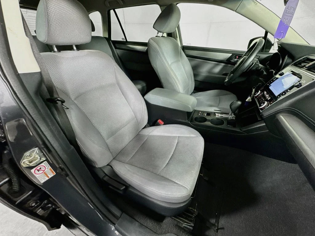Used 2019 Gray Subaru 2.5i Premium image 35
