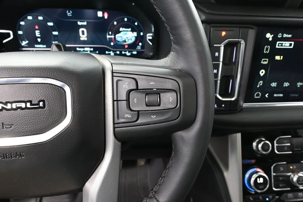 2023 GMC Yukon Denali - Photo 35