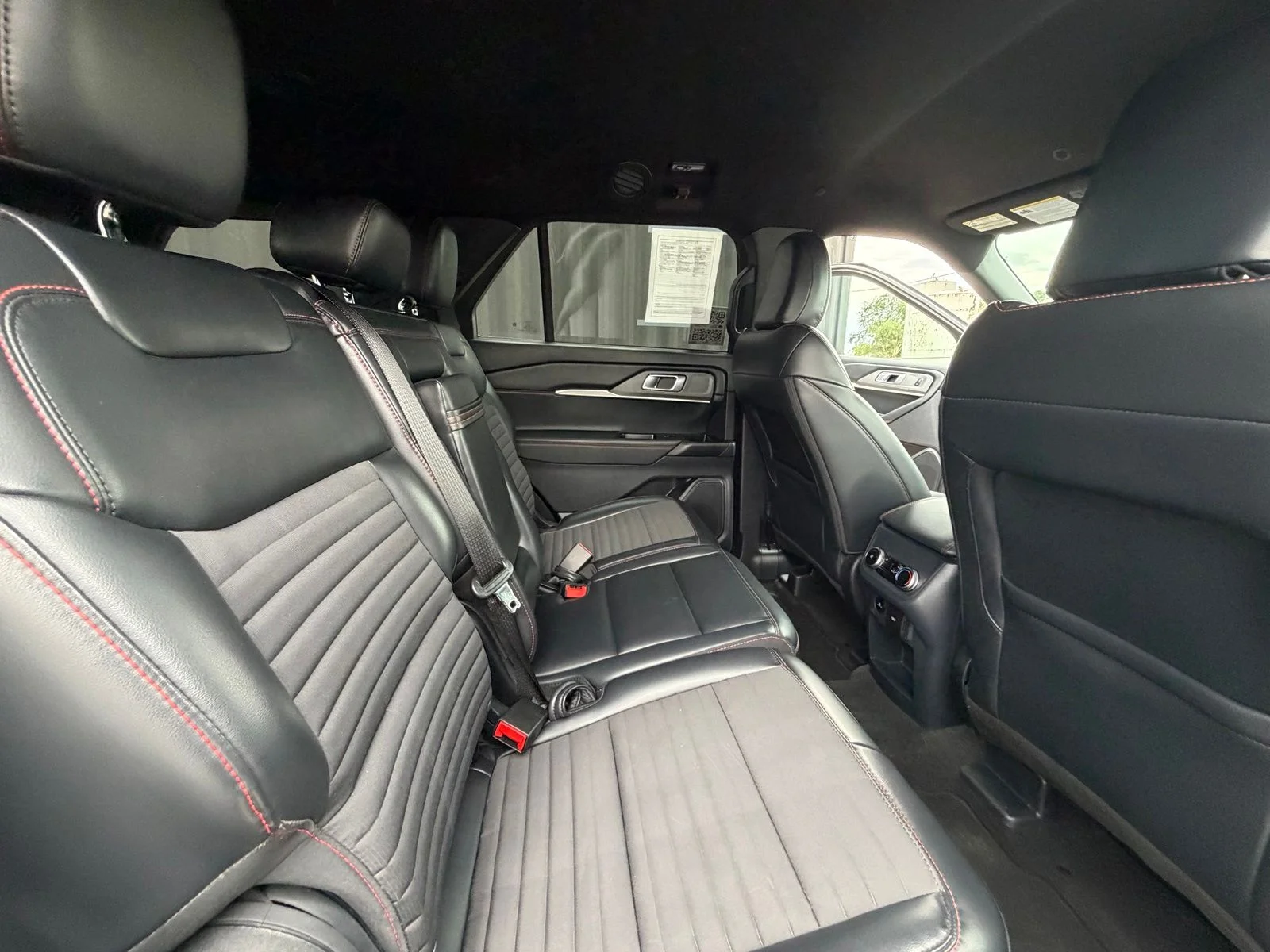 Used 2025 Gray Ford ST-Line image 32