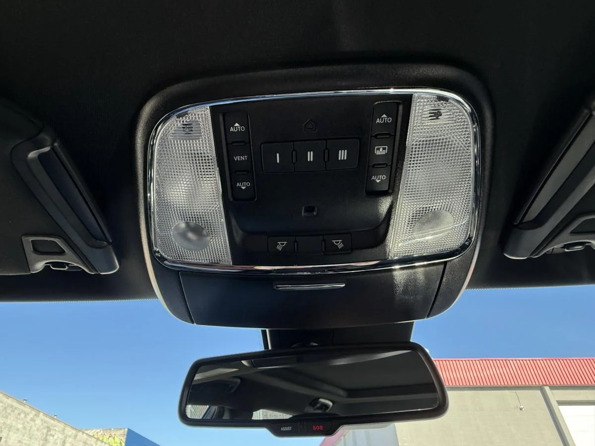 Used 2021 Black Chrysler S V6 Awd image 28