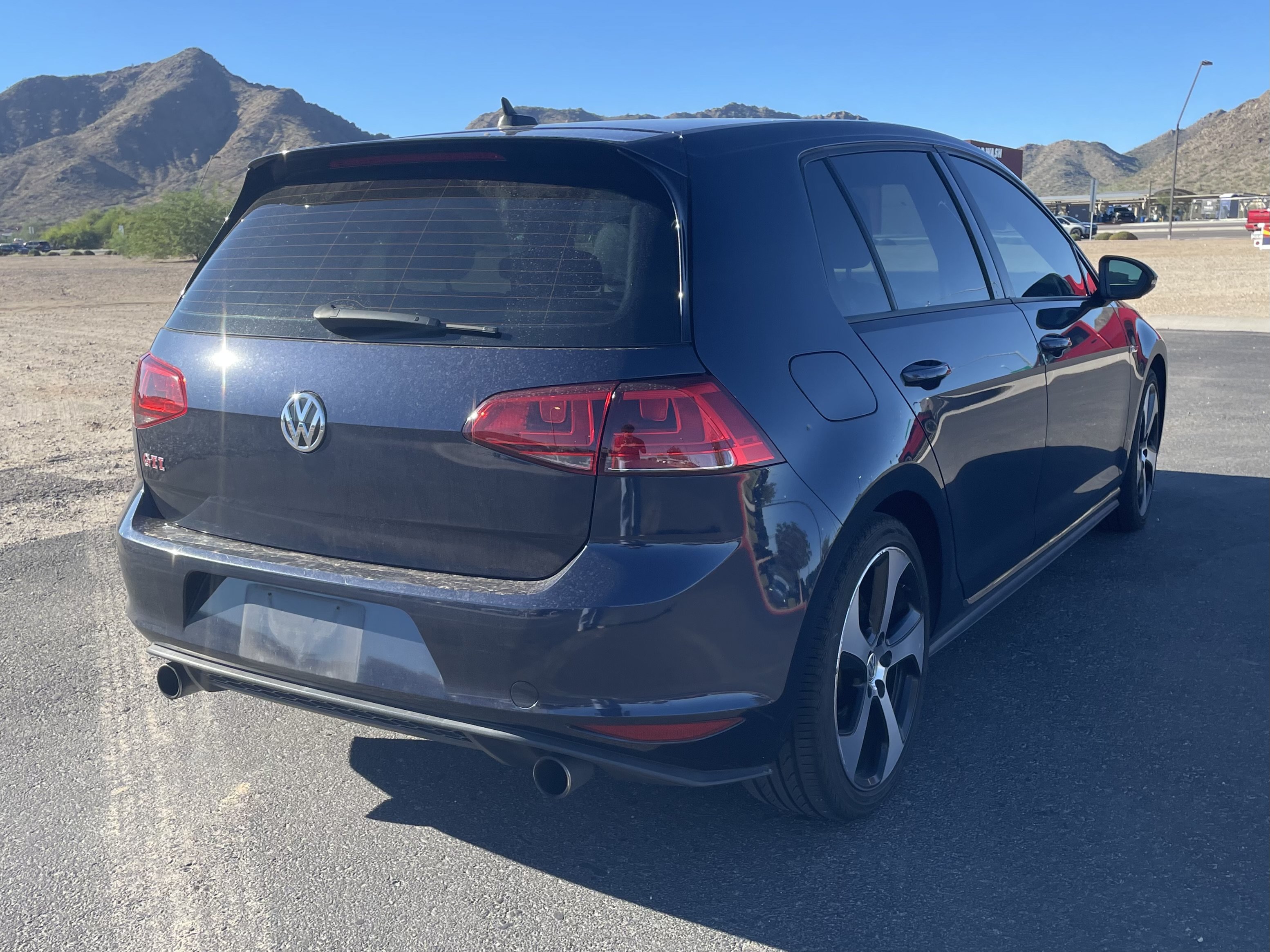 Used 2016 Night Blue Volkswagen Autobahn image 5