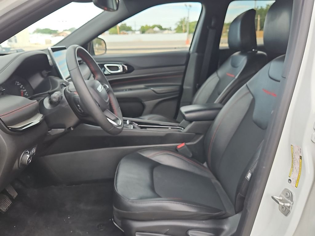 Used 2025 White Jeep Trailhawk image 15