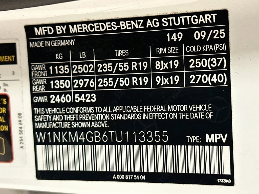 Certified Used 2026 Polar White Mercedes-Benz GLC 300 image 35