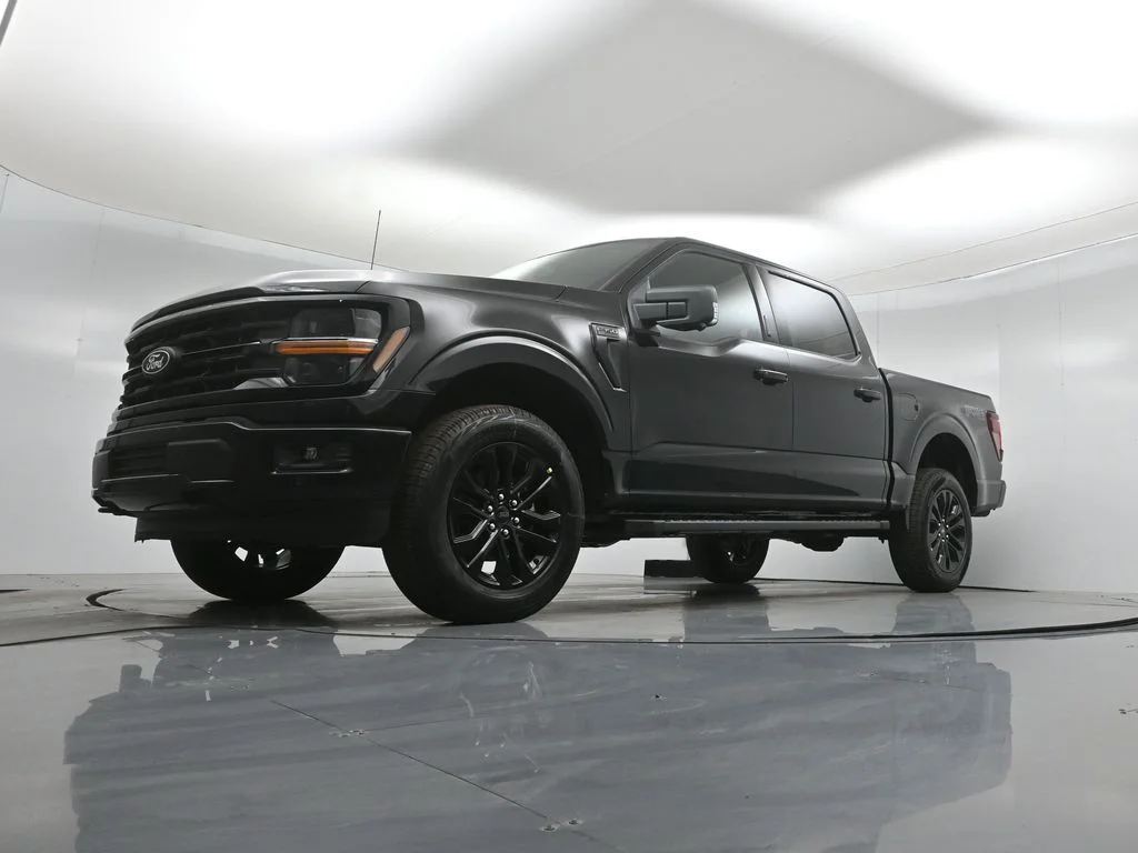 New 2026 Agate Black Metallic Ford XLT image 41